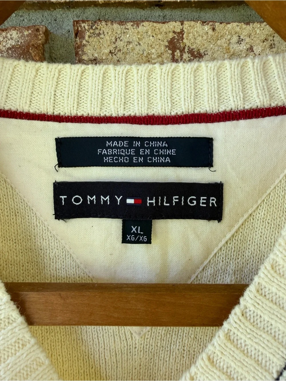 Tommy Hilfiger Vintage Sweater Vest V-Neck Men’s Size XL Beautiful Condition!